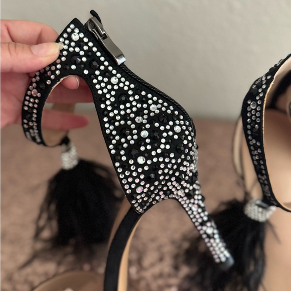 NEW 🤍 Feathered Black Stilettos, Rhinestone Accents 🖤 (Size 9.5) - Picture 3 of 10